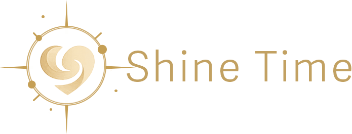 Shine Time Logo, Kompass mit Herz in der Mittels Schriftzug in gold